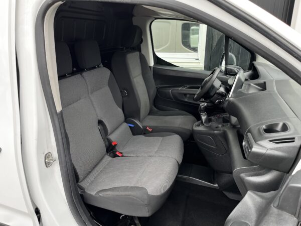 Auto Sérénité - image banquette avant - partner ( Sarthe 72 )