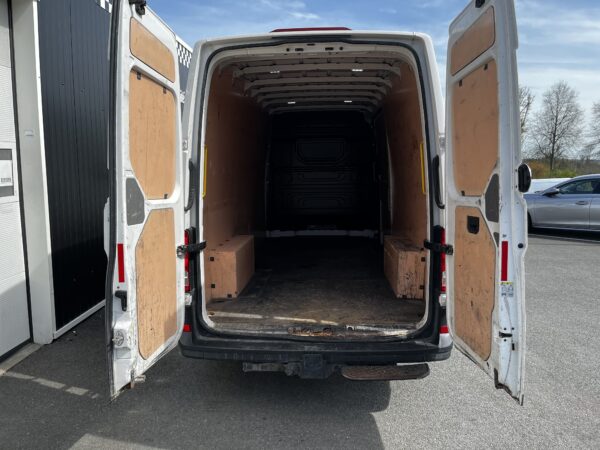 Auto Sérénité-image porte arrière-crafter (sarthe 72)