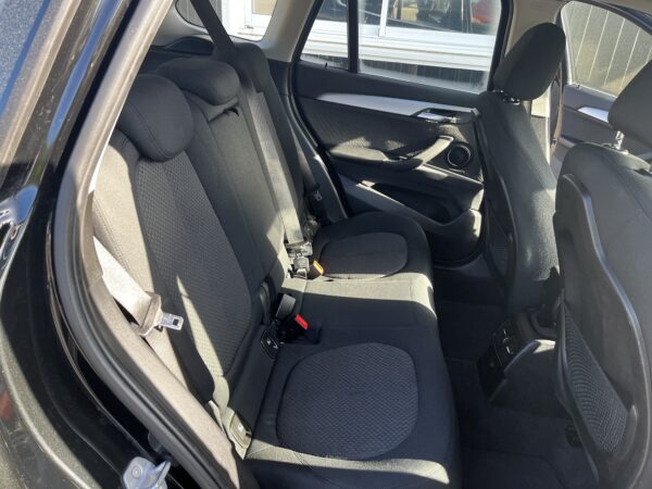 Auto Sérénité-image banquette arrière-X1 (Sarthe 72)