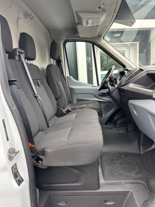 Auto Sérénité-image banquette avant (1)-transit (Sarthe 72)