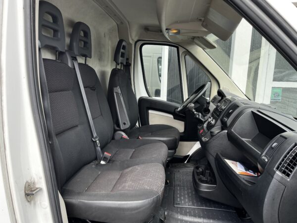 Auto Sérénité-image banquette arrière-boxer (Sarthe 72)