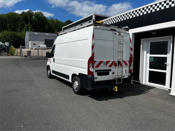 Auto Sérénité-image vue arrière-boxer (Sarthe 72)