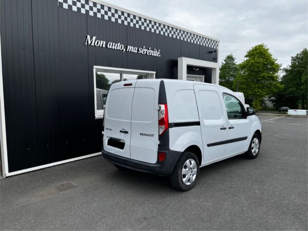 Auto Sérénité-image arrière-kangoo (Sarthe72)