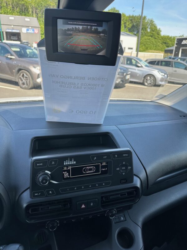 Auto Sérénité-image caméra de recul- berlingo (sarthe 72)