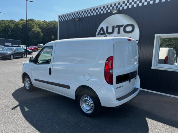 Fiat Doblo Cargo 1.3 MULTIJET 95cv PACK TECHNO 3 Places – Image 4