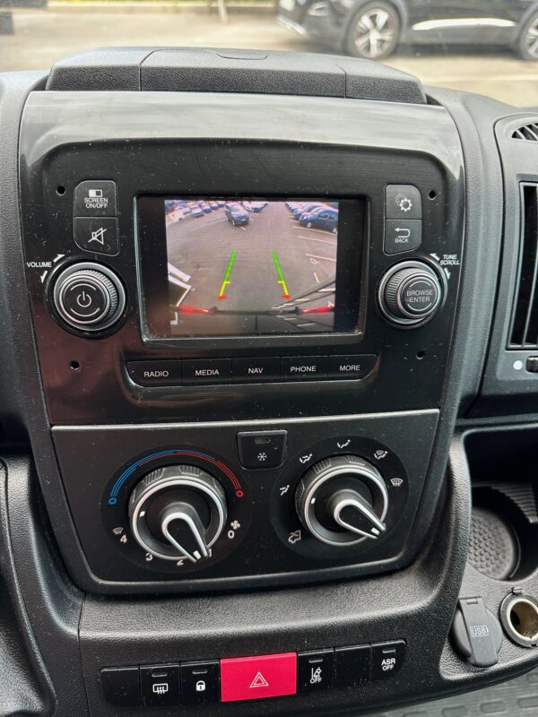 Peugeot Boxer FOURGON 2.2 BLUEHDi 120ch – Image 11