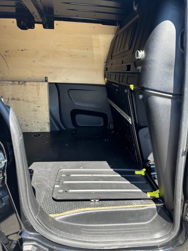 Peugeot Partner BLUEHDI 100cv – Image 9