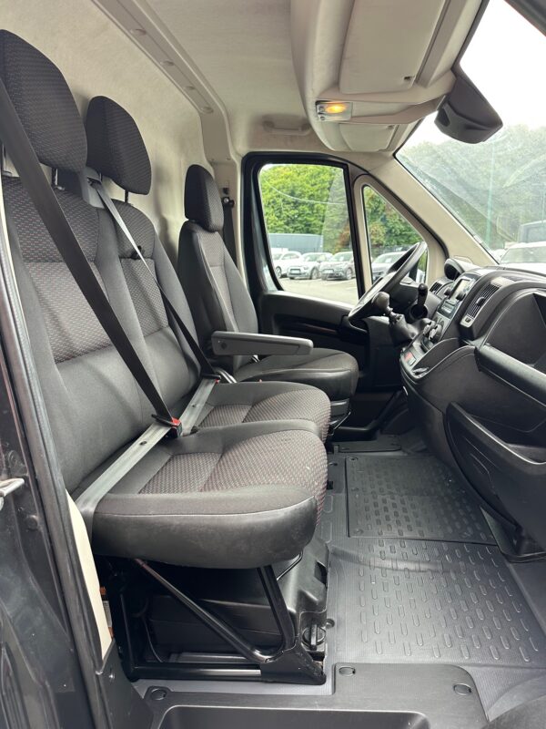 Peugeot Boxer FOURGON 2.2 BLUEHDi 120ch – Image 16