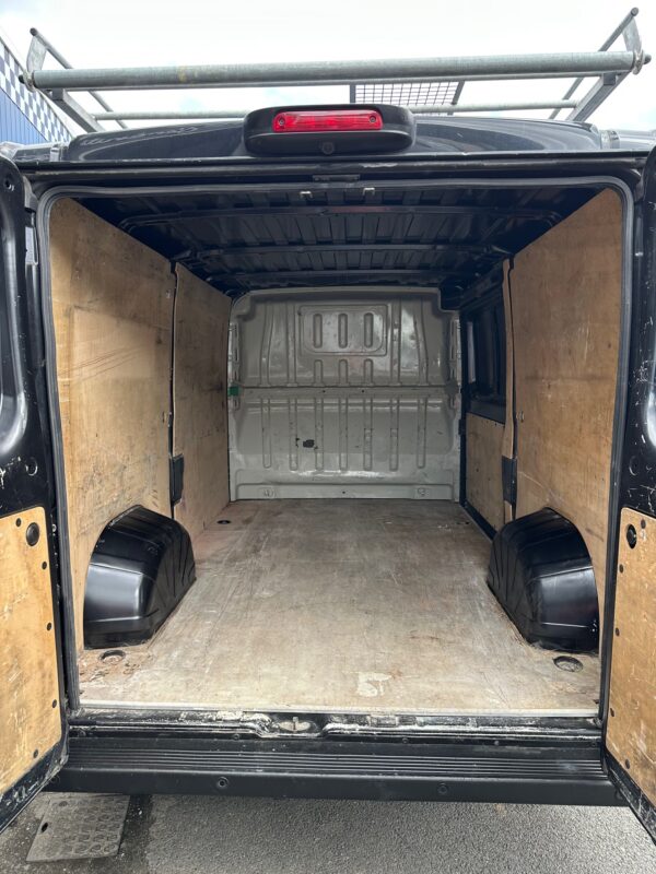 Peugeot Boxer FOURGON 2.2 BLUEHDi 120ch – Image 14