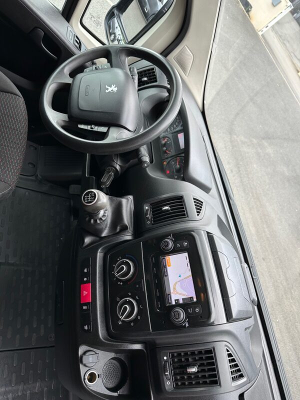 Peugeot Boxer FOURGON 2.2 BLUEHDi 120ch – Image 15