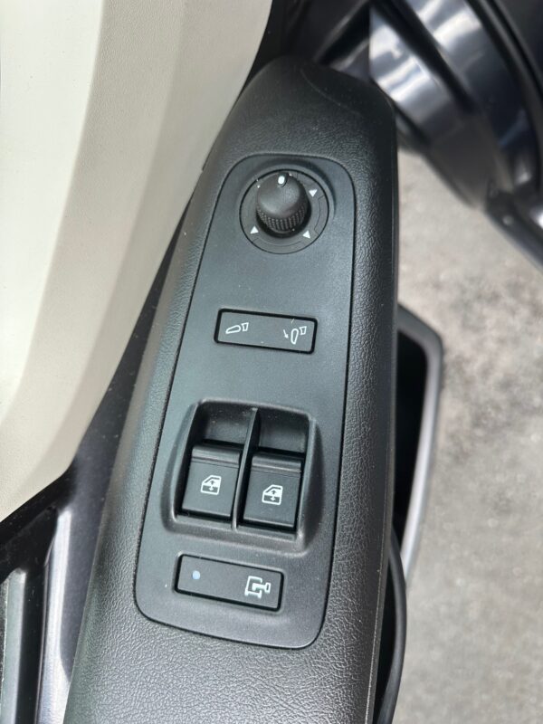 Peugeot Boxer FOURGON 2.2 BLUEHDi 120ch – Image 9