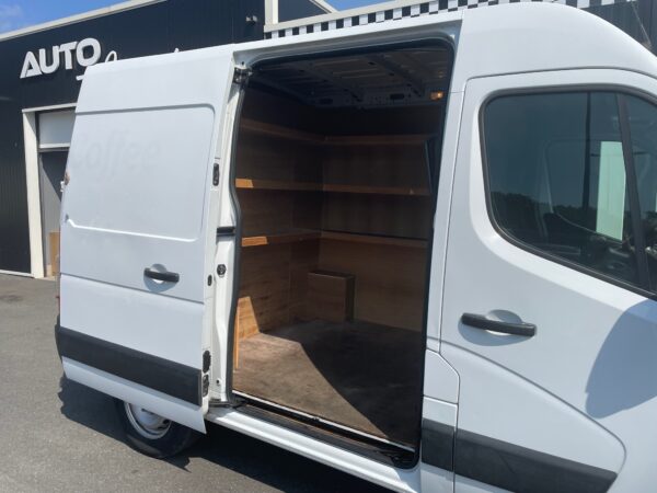 Renault Master FOURGON F3300 L1H2 DCI 135cv – Image 6