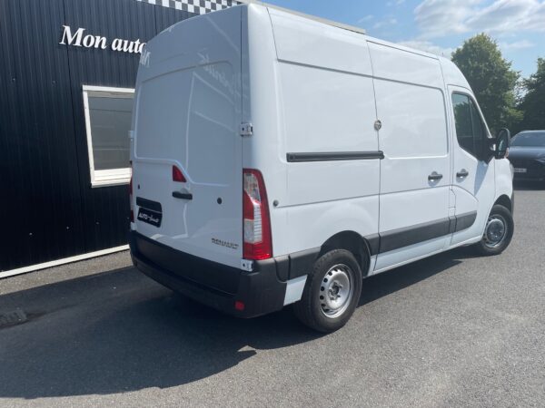 Renault Master FOURGON F3300 L1H2 DCI 135cv – Image 3