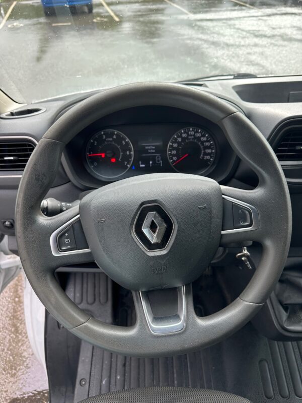 Renault Master FOURGON 2.3BLUEDCi 135cv L2H2 + CROCHET ATTELAGE – Image 6