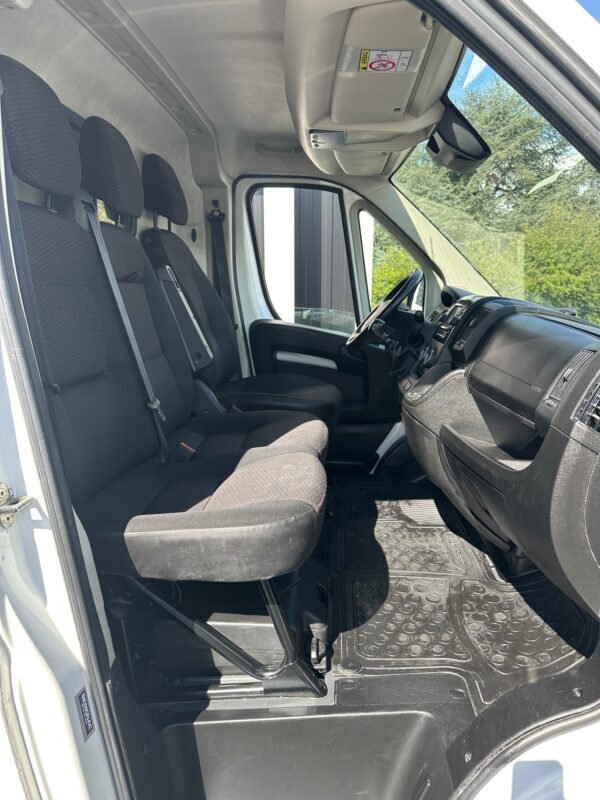 Citroën Jumper FOURGON 35 L2H2 BLUEHDI 120 CV – Image 12