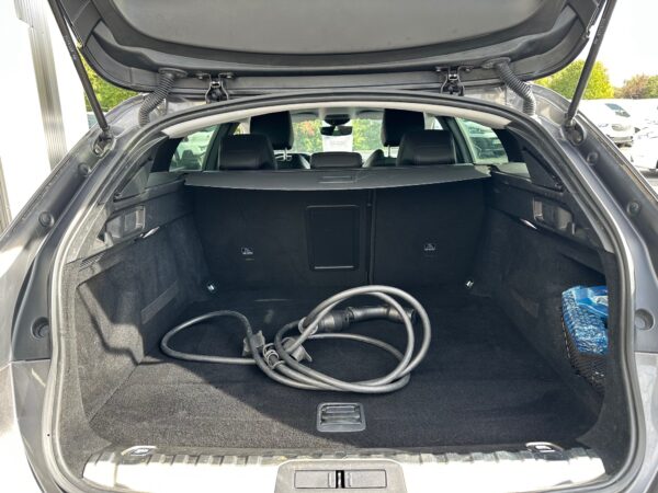 Peugeot 508 SW Hybrid 225cv – Image 14