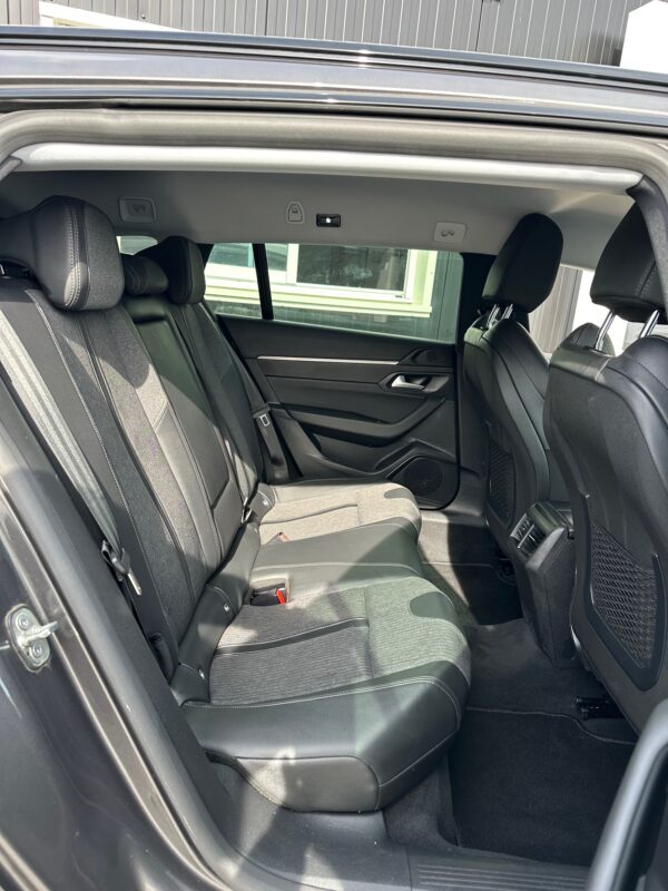 Peugeot 508 SW Hybrid 225cv – Image 12