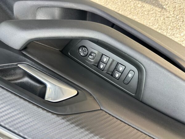 Peugeot 508 SW Hybrid 225cv – Image 8