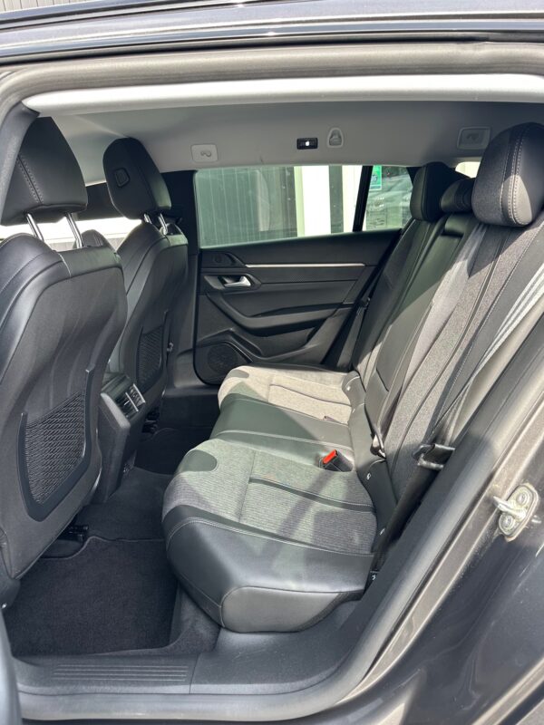 Peugeot 508 SW Hybrid 225cv – Image 11