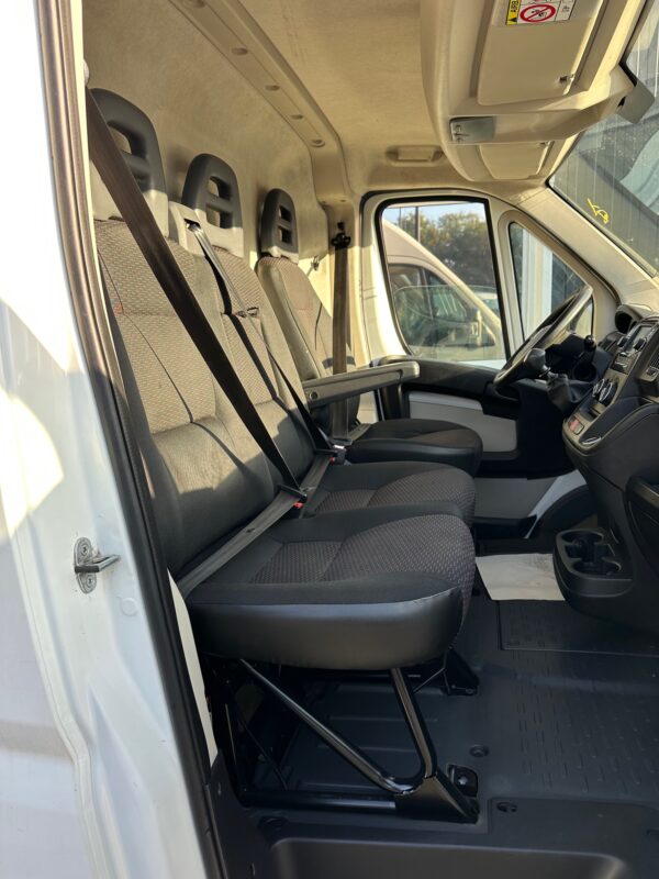Citroën Jumper FOURGON TOLE 3T5 L2H2 BLUEHDi 130cv – Image 3