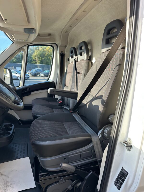 Citroën Jumper FOURGON TOLE 3T5 L2H2 BLUEHDi 130cv – Image 4